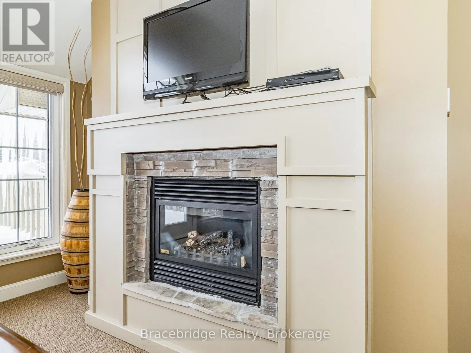SANDFIELD 5 W10 - 3876 MUSKOKA RD HWY 118 W