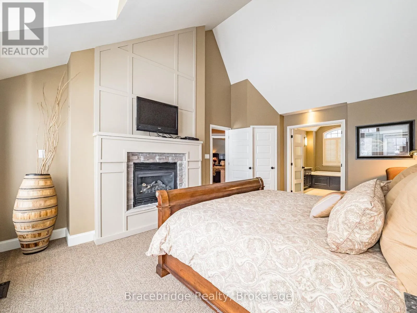 SANDFIELD 5 W10 - 3876 MUSKOKA RD HWY 118 W