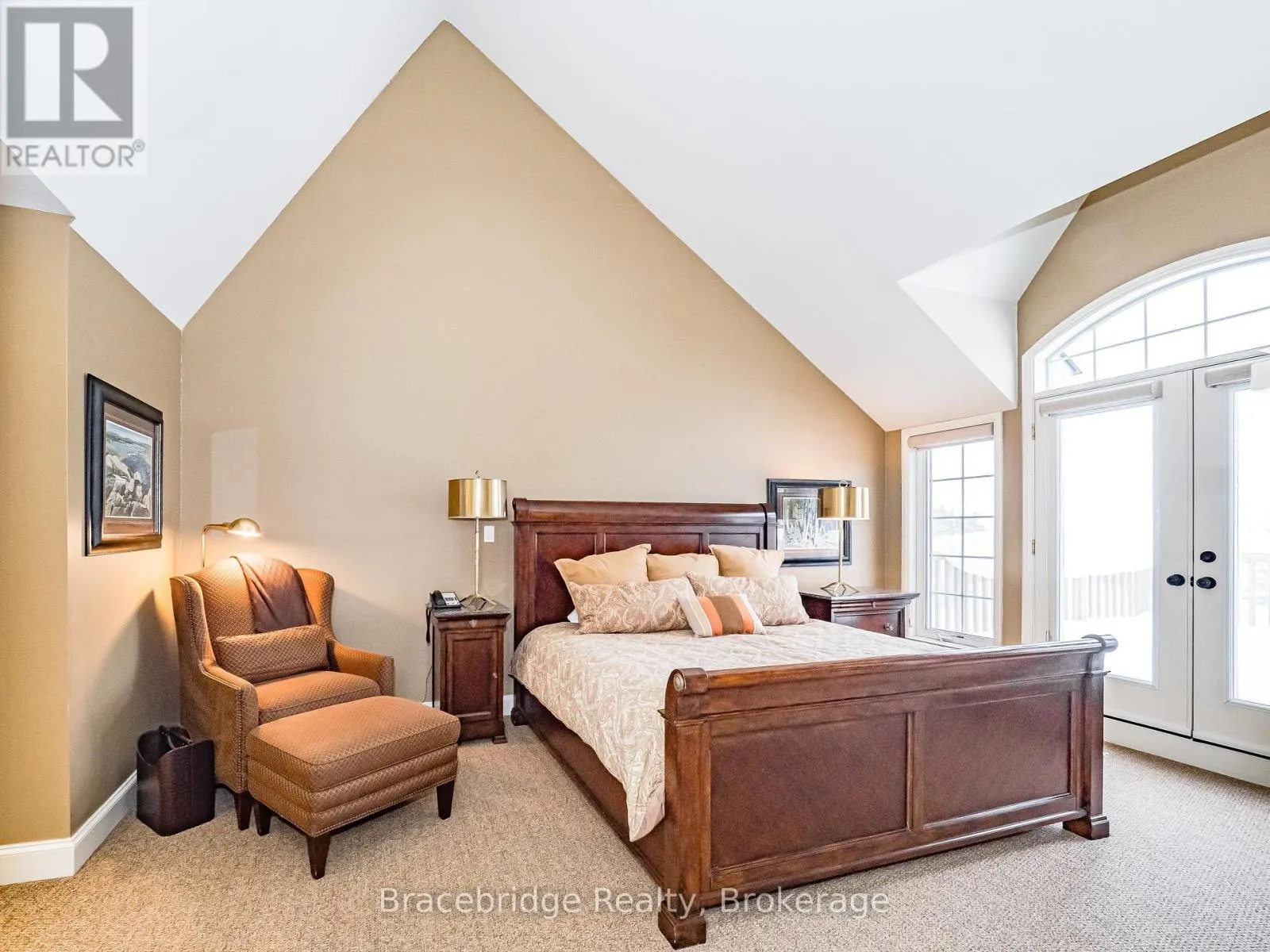 SANDFIELD 5 W10 - 3876 MUSKOKA RD HWY 118 W