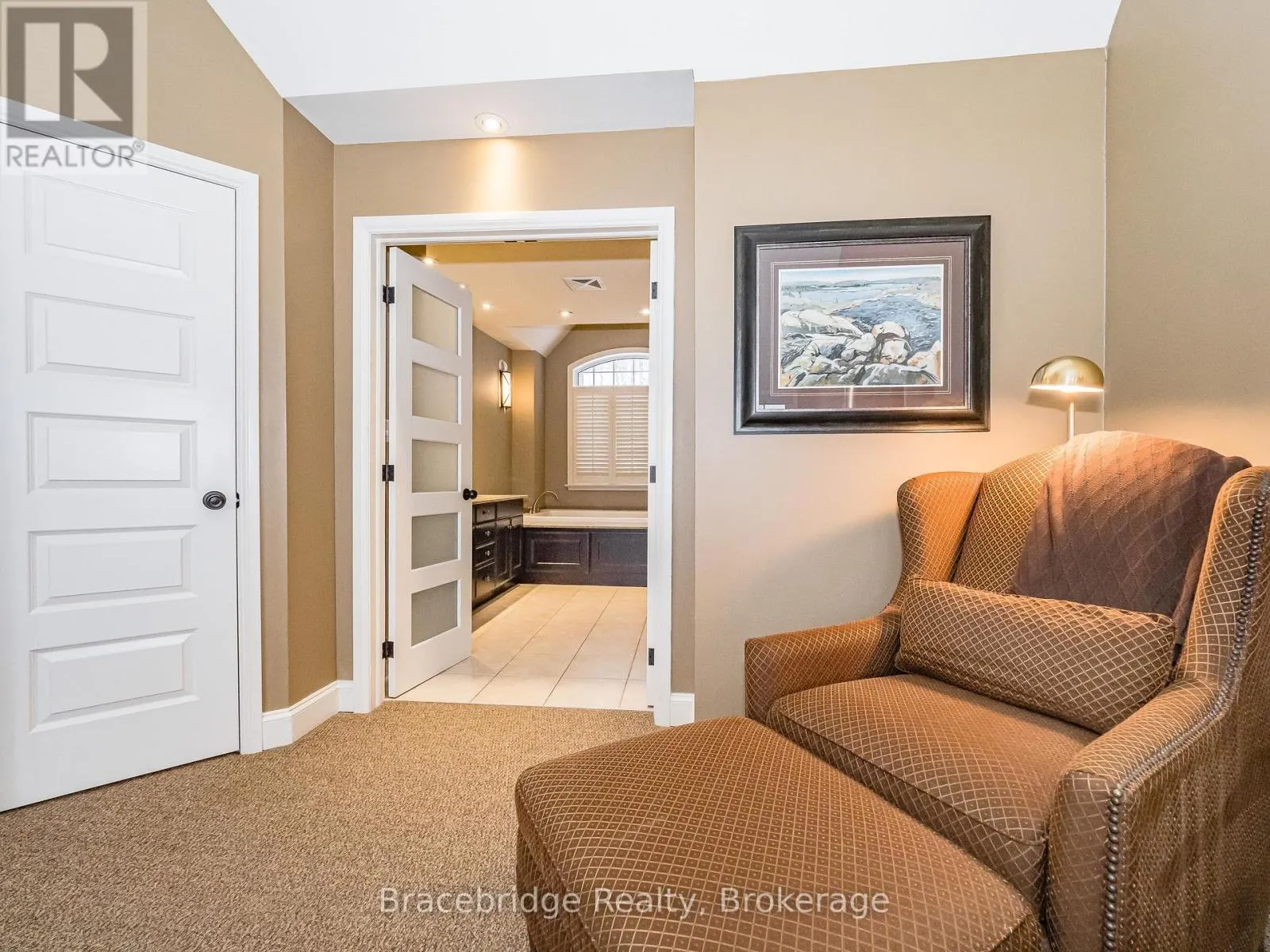 SANDFIELD 5 W10 - 3876 MUSKOKA RD HWY 118 W