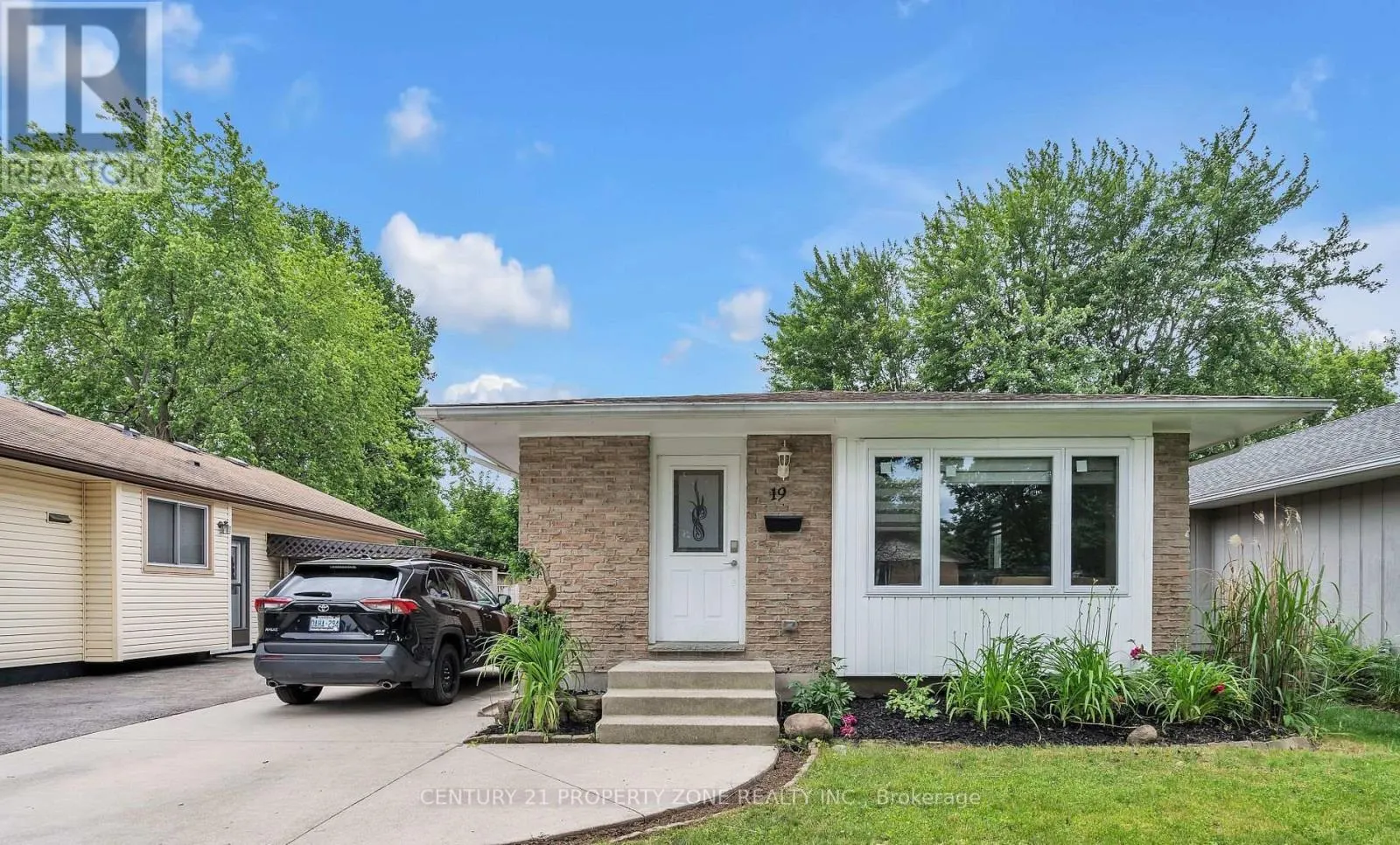19 STROUD CRESCENT