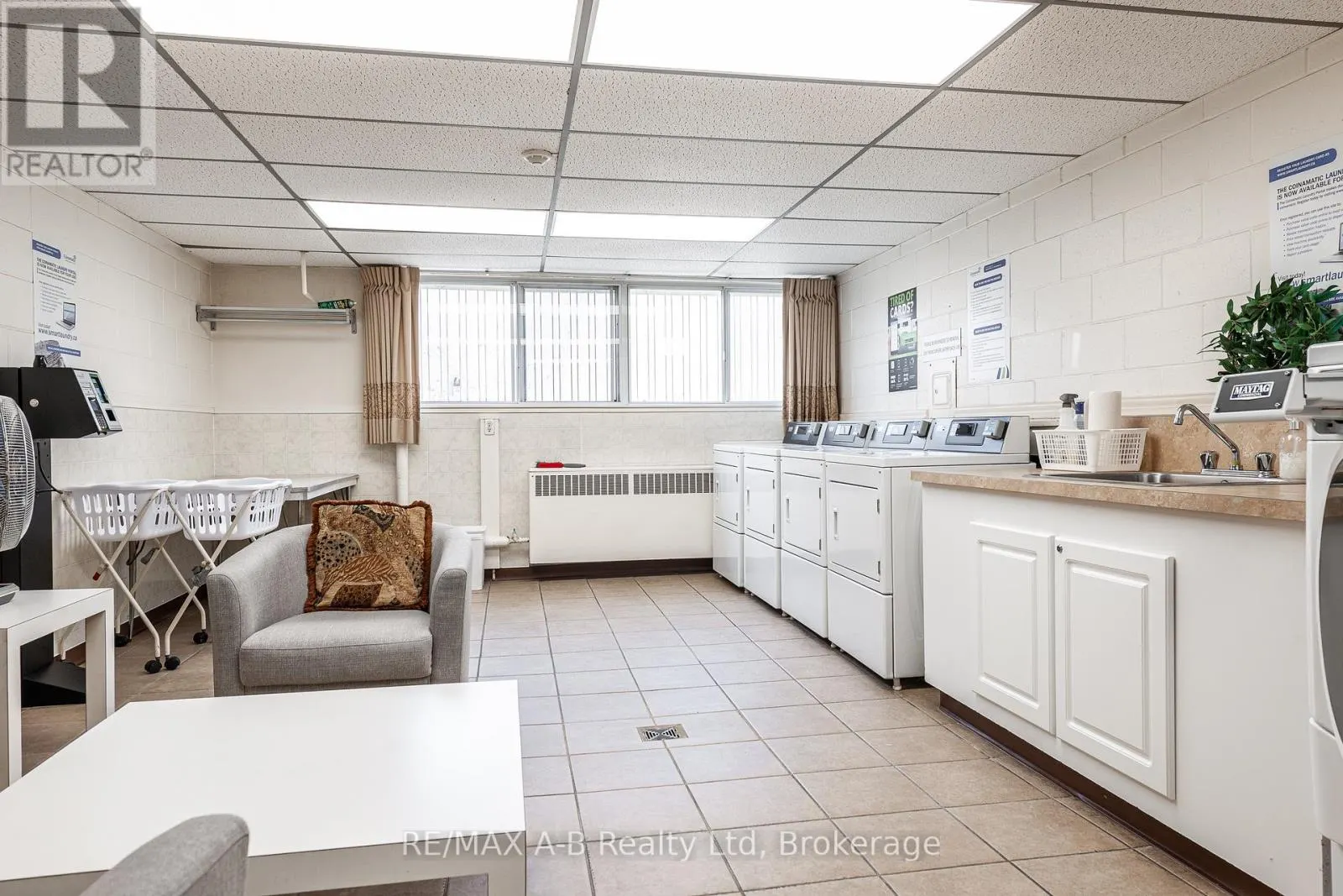 102 - 45 WESTMOUNT ROAD N, #102