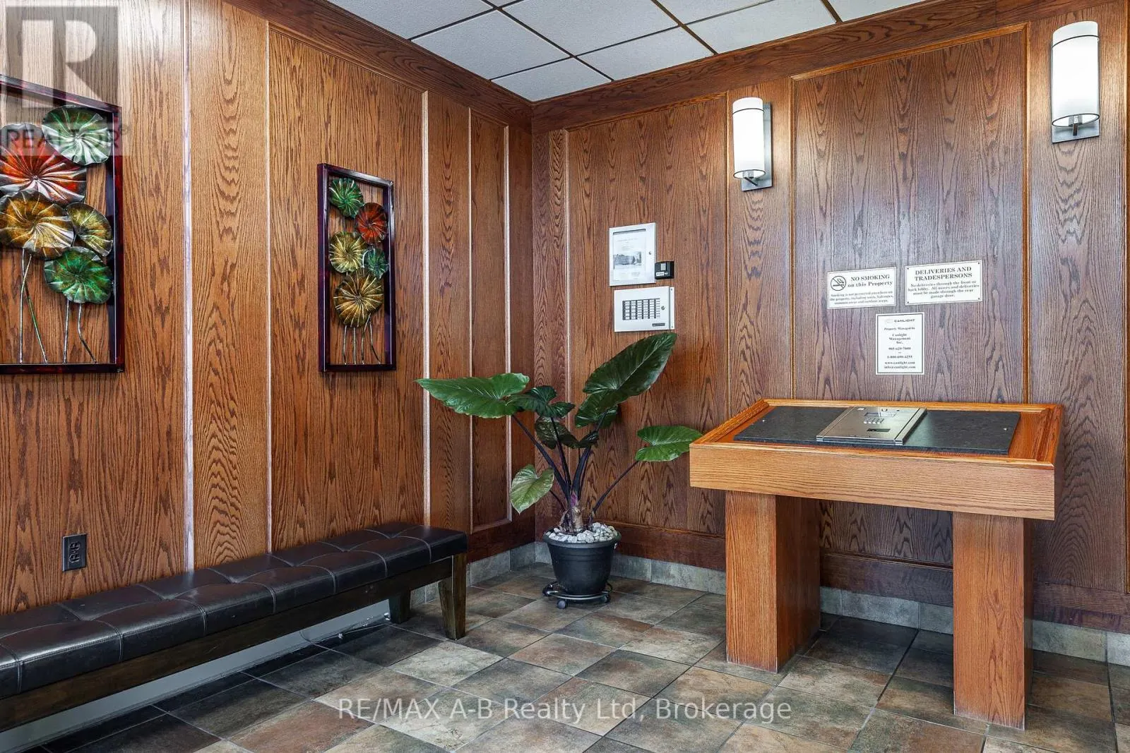 102 - 45 WESTMOUNT ROAD N, #102