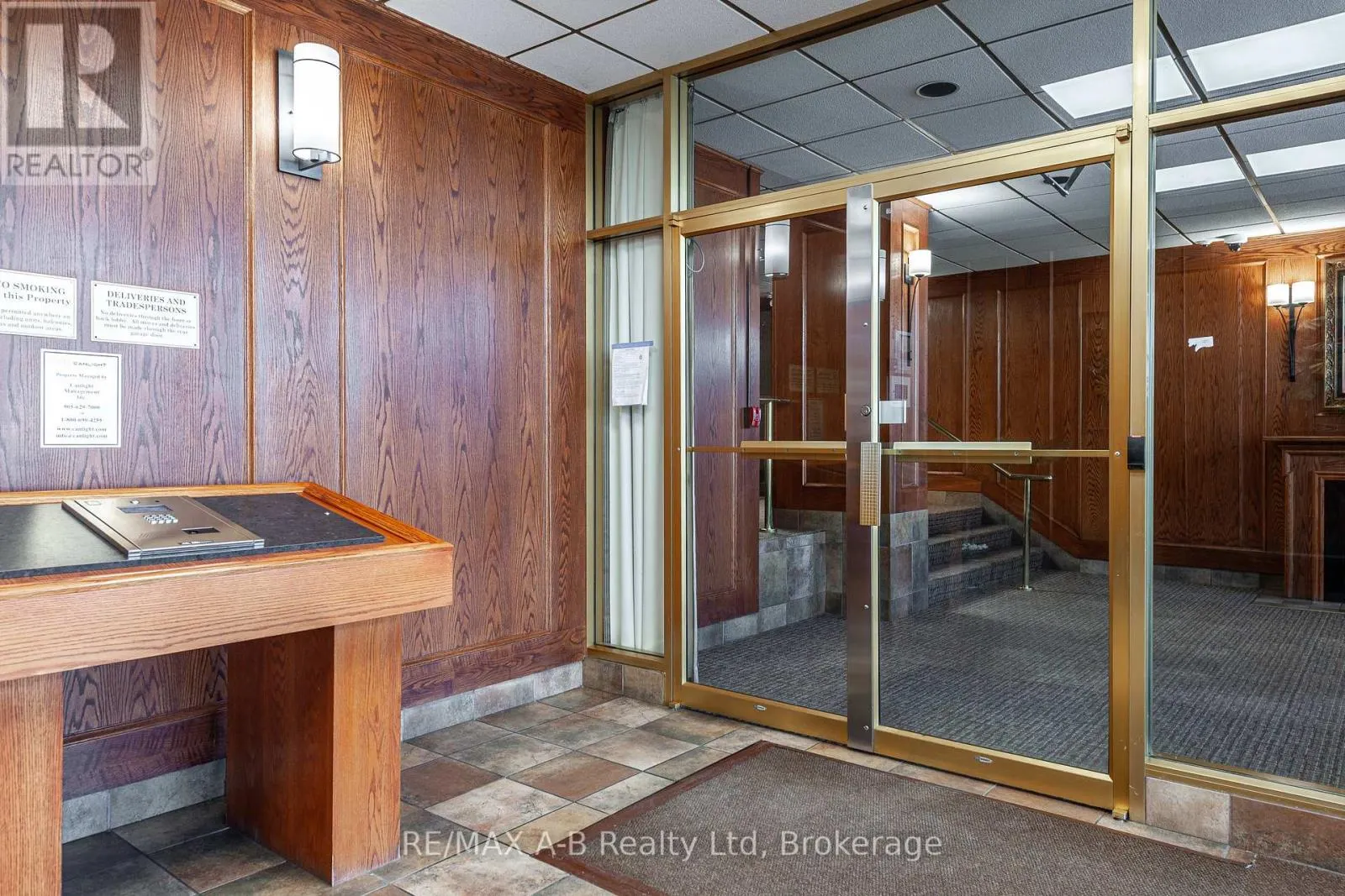 102 - 45 WESTMOUNT ROAD N, #102