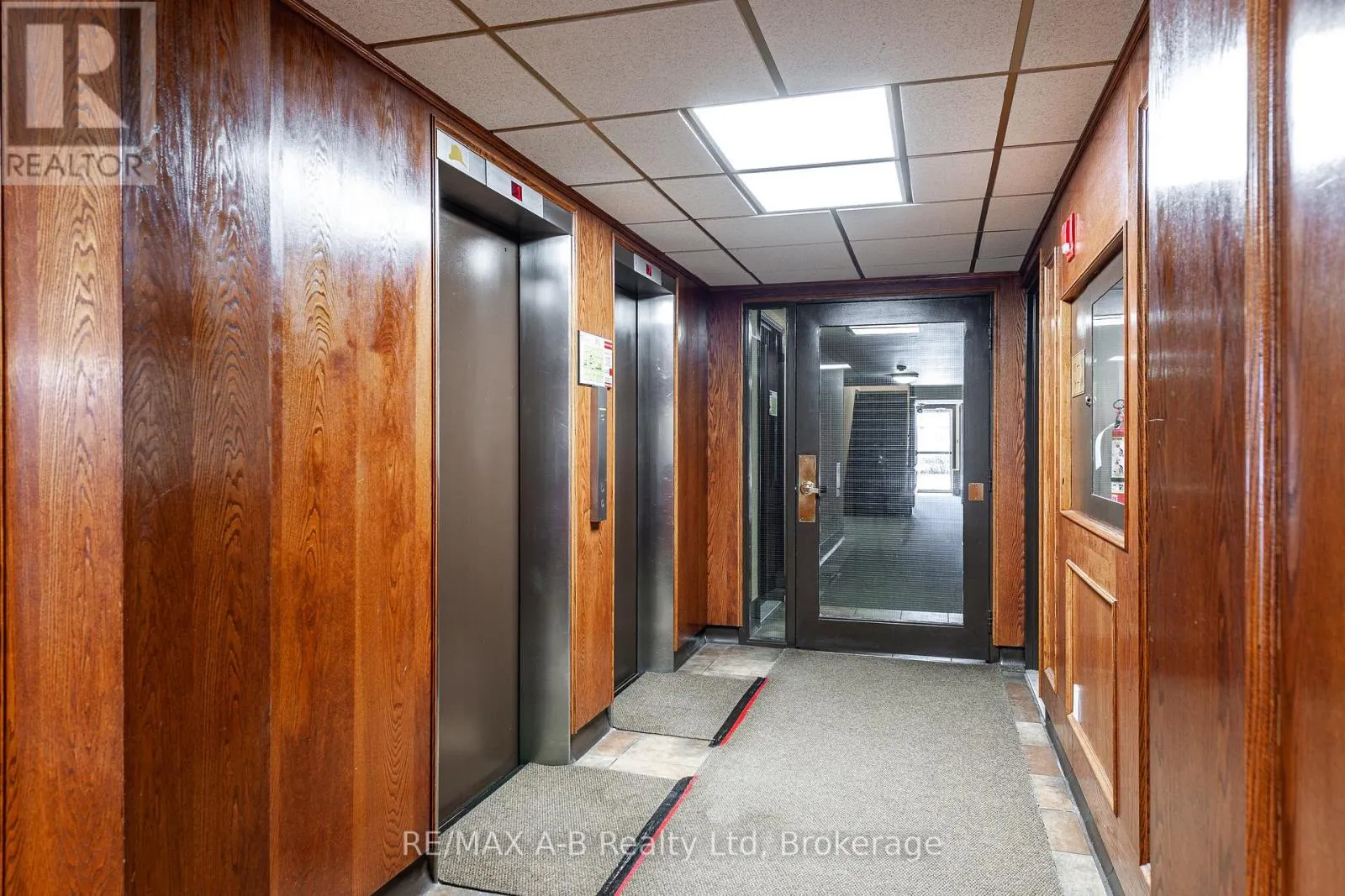 102 - 45 WESTMOUNT ROAD N, #102