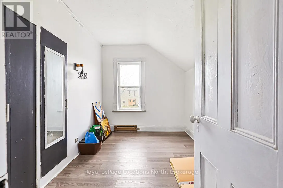 137662 GREY ROAD 12