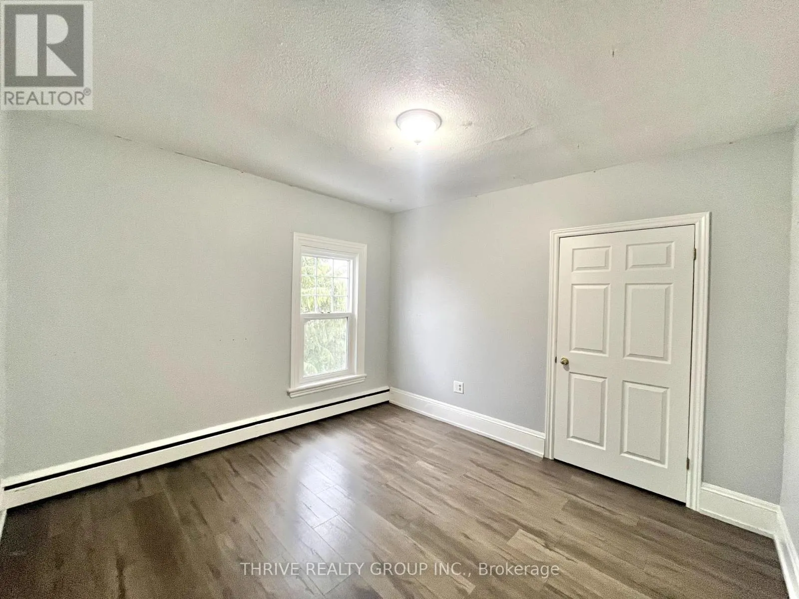 B - 450 SIMCOE STREET, #B