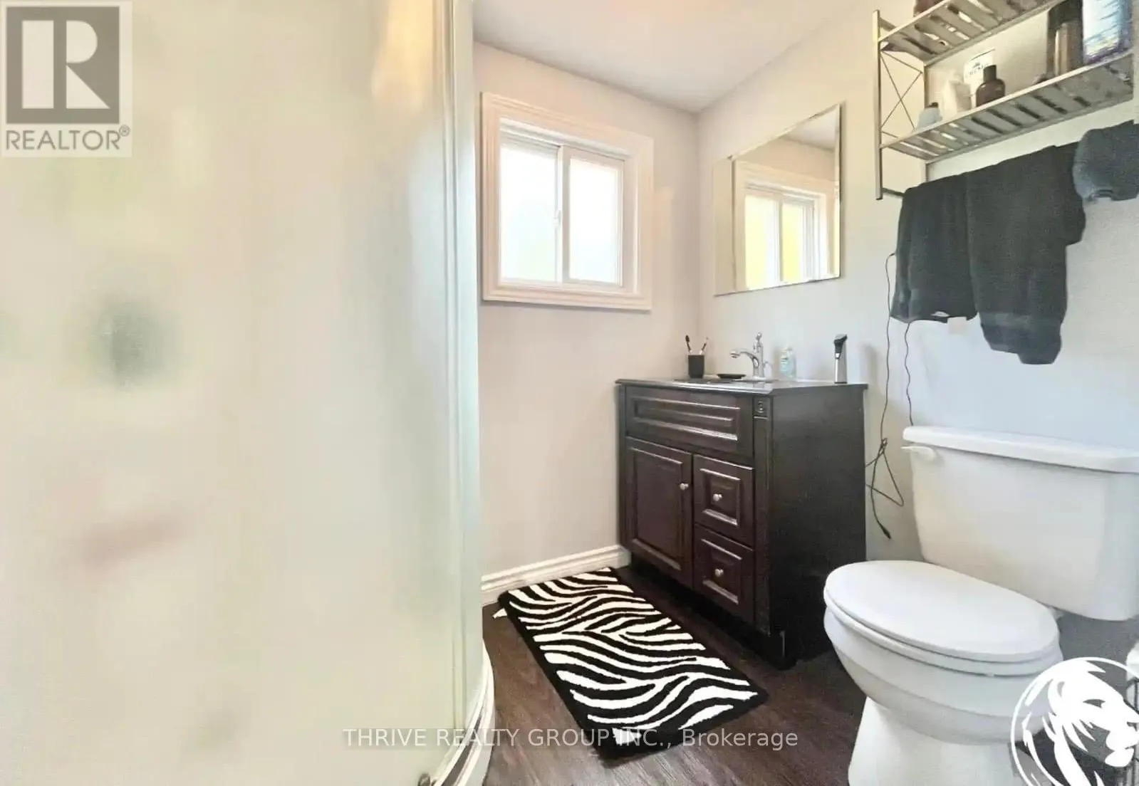B - 450 SIMCOE STREET, #B