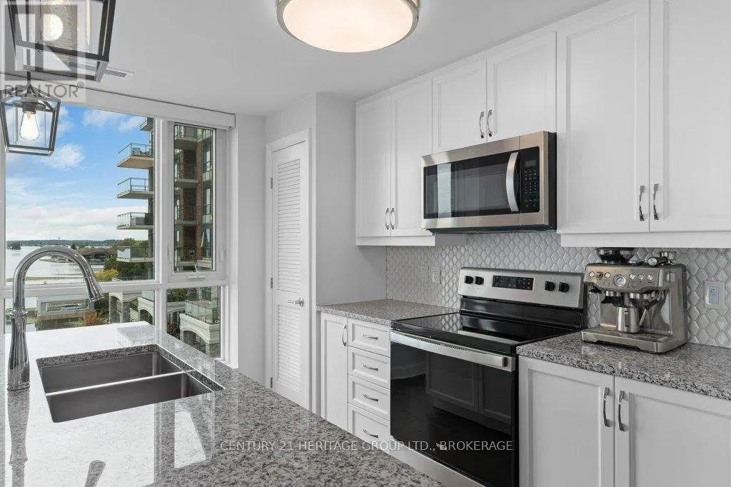 306 - 129 SOUTH STREET, #306