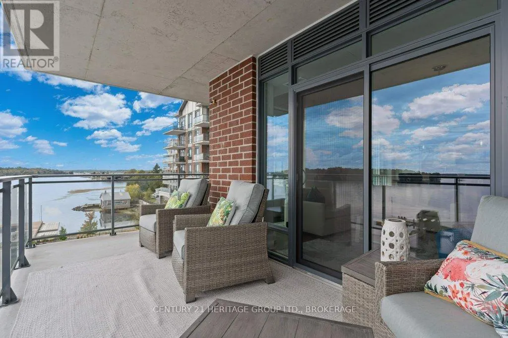 306 - 129 SOUTH STREET, #306