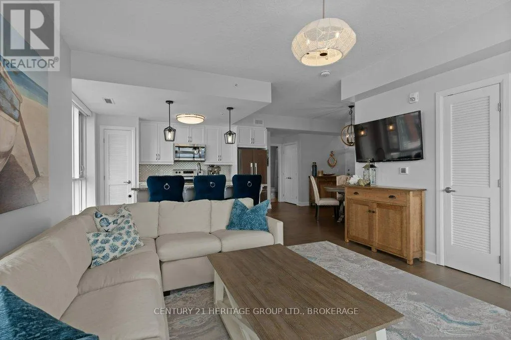 306 - 129 SOUTH STREET, #306