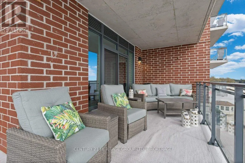 306 - 129 SOUTH STREET, #306