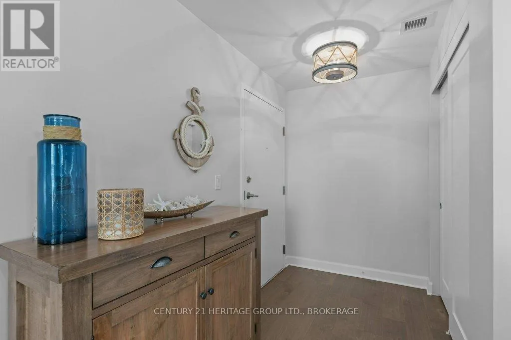 306 - 129 SOUTH STREET, #306