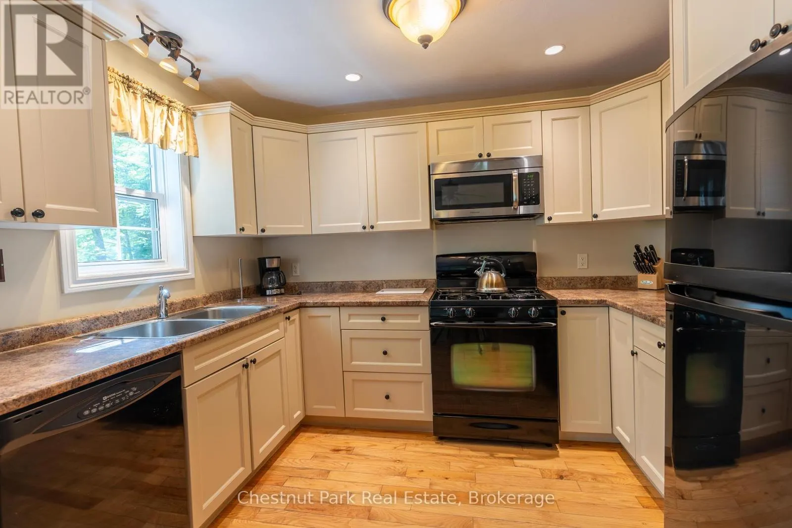 111-8 - 1052 RAT BAY ROAD, #111-8