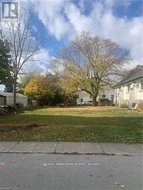 W/S FIELDEN AVENUE