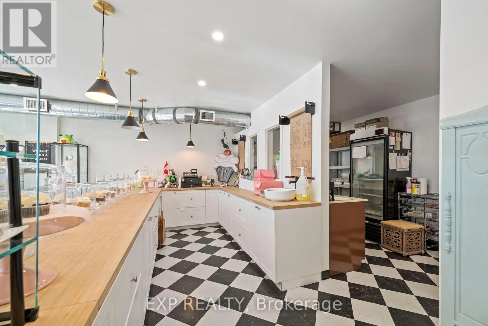 319 SPRINGBANK DRIVE