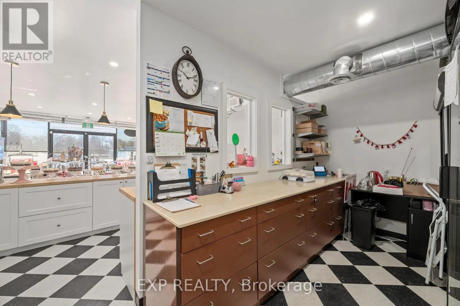 319 SPRINGBANK DRIVE