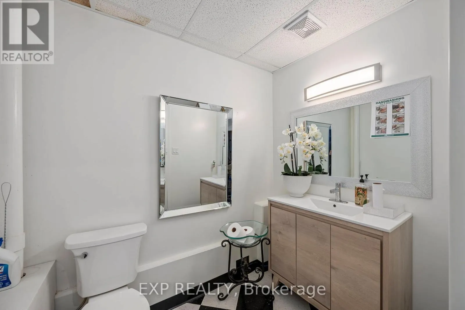 319 SPRINGBANK DRIVE