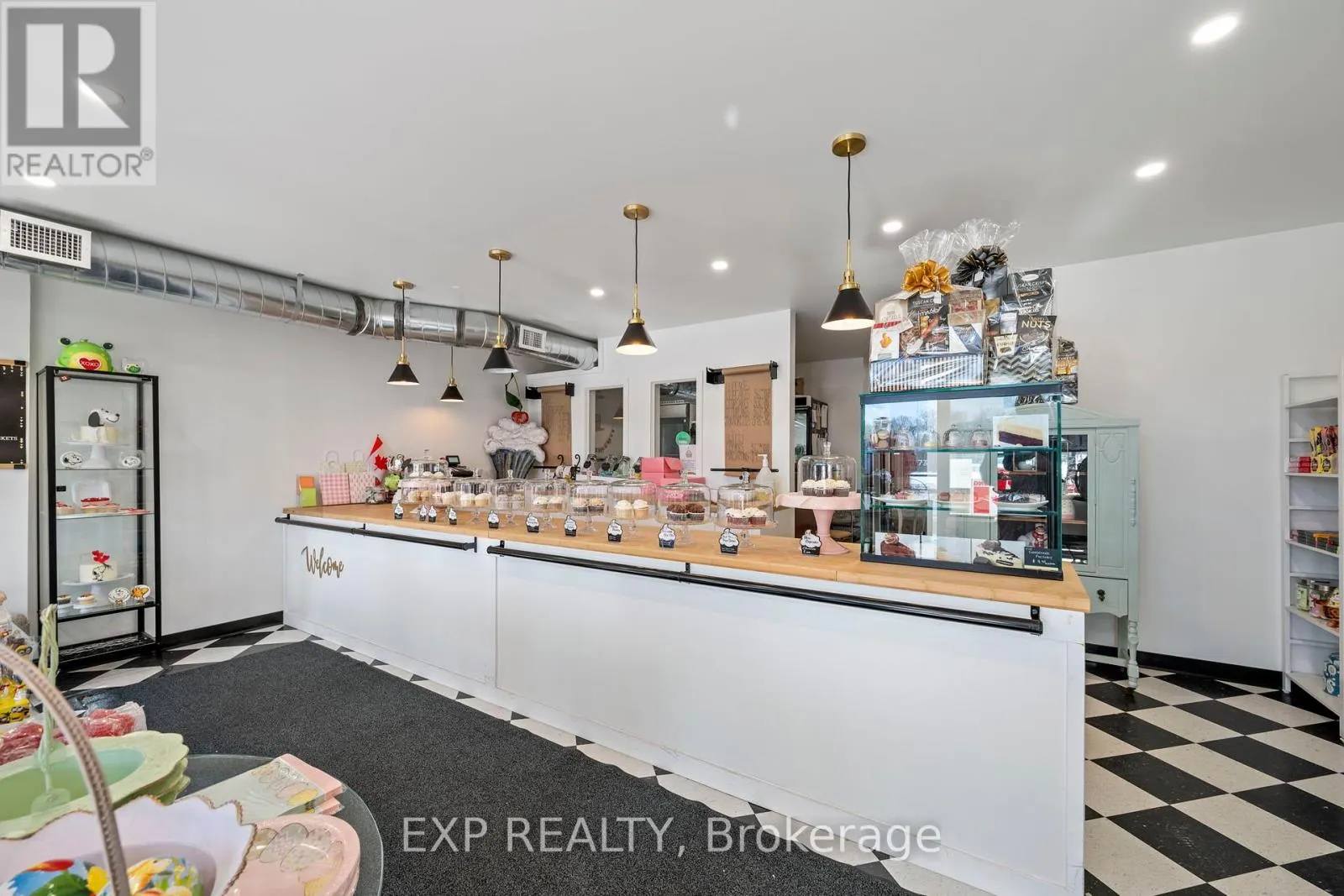 319 SPRINGBANK DRIVE