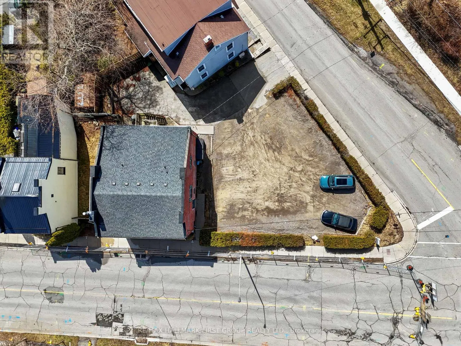 143 WALTON STREET