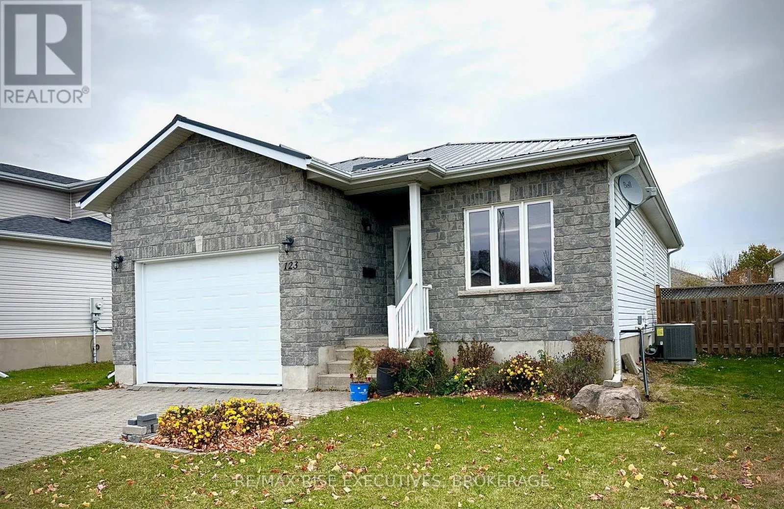 123 MACDOUGALL DRIVE
