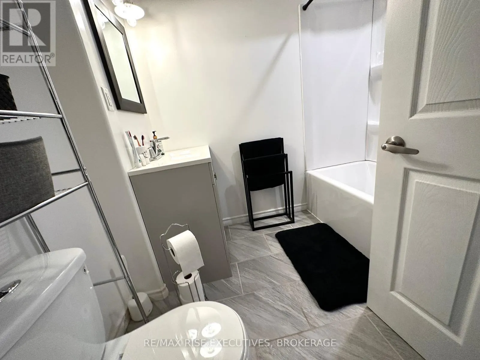 123 MACDOUGALL DRIVE