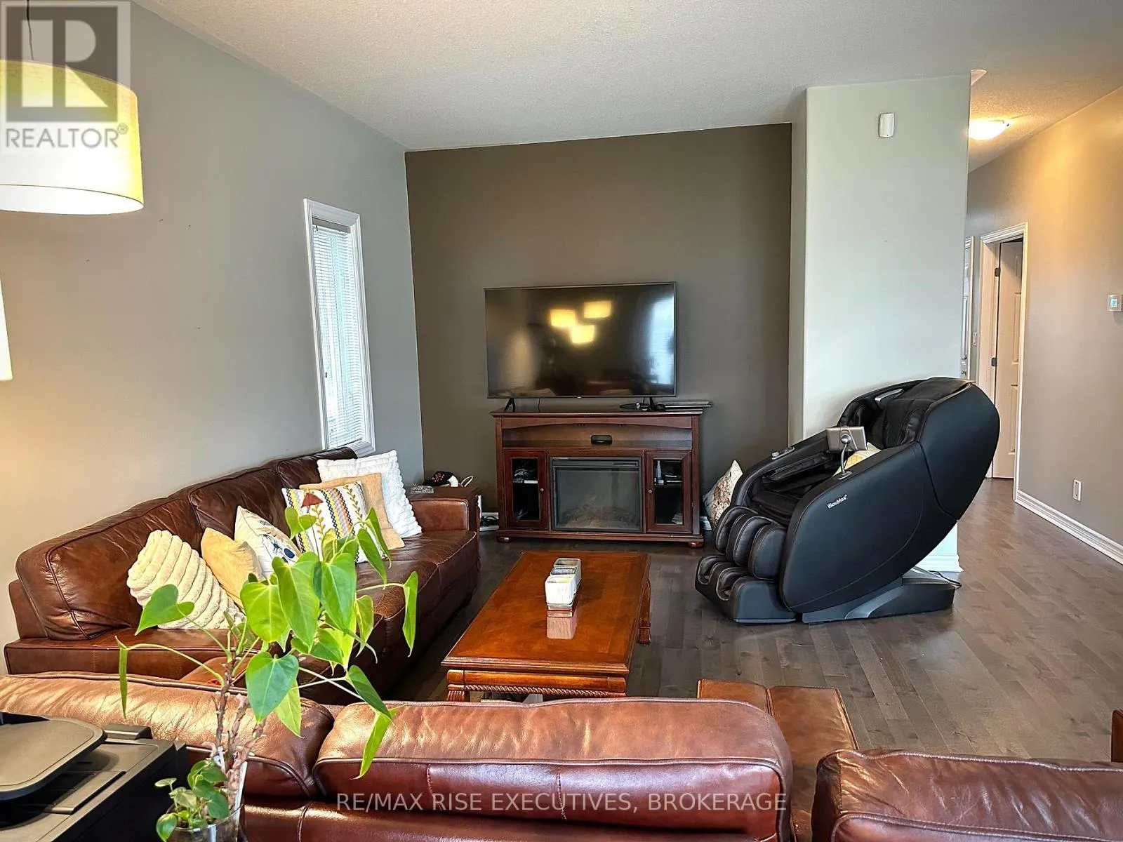 123 MACDOUGALL DRIVE