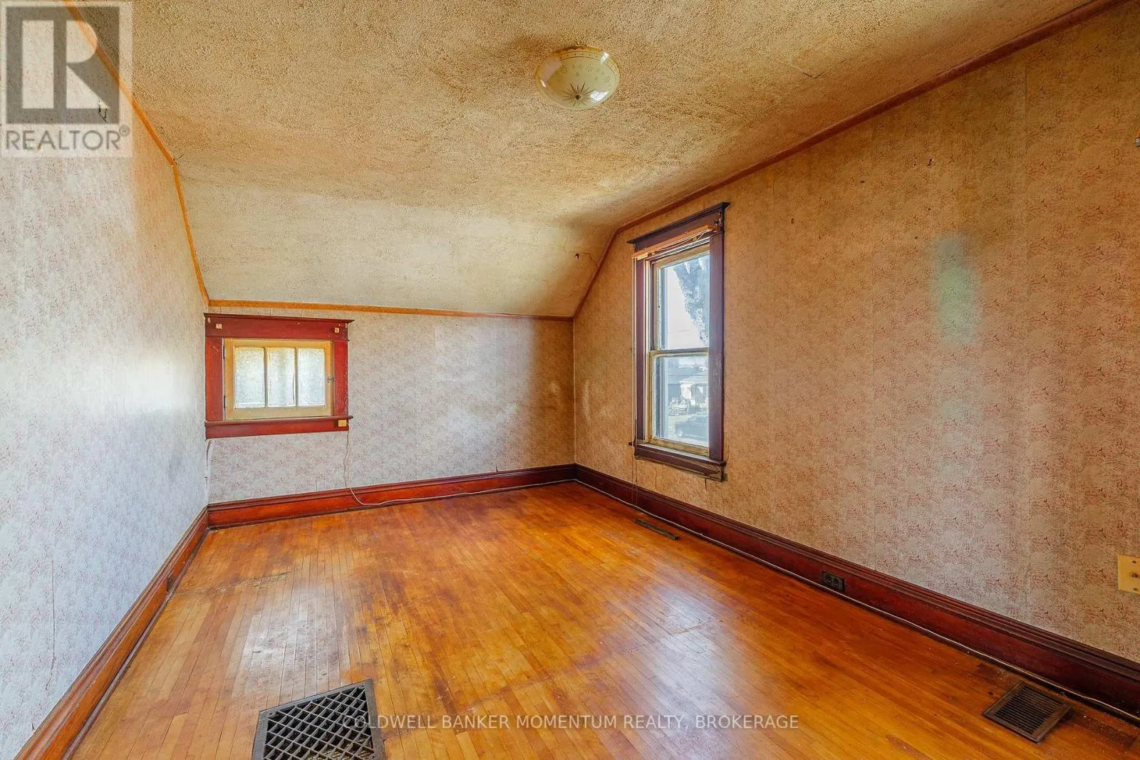 263 HUMBOLDT PARKWAY