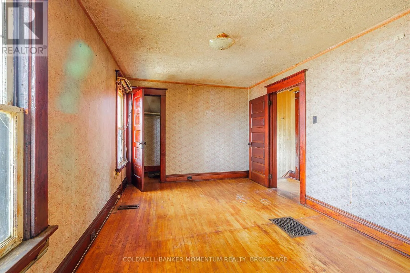 263 HUMBOLDT PARKWAY
