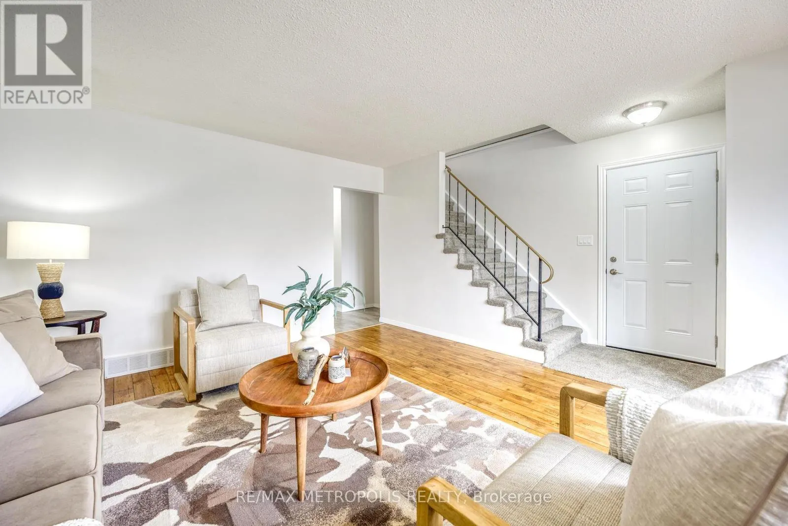 22 - 825 EXMOUTH STREET
