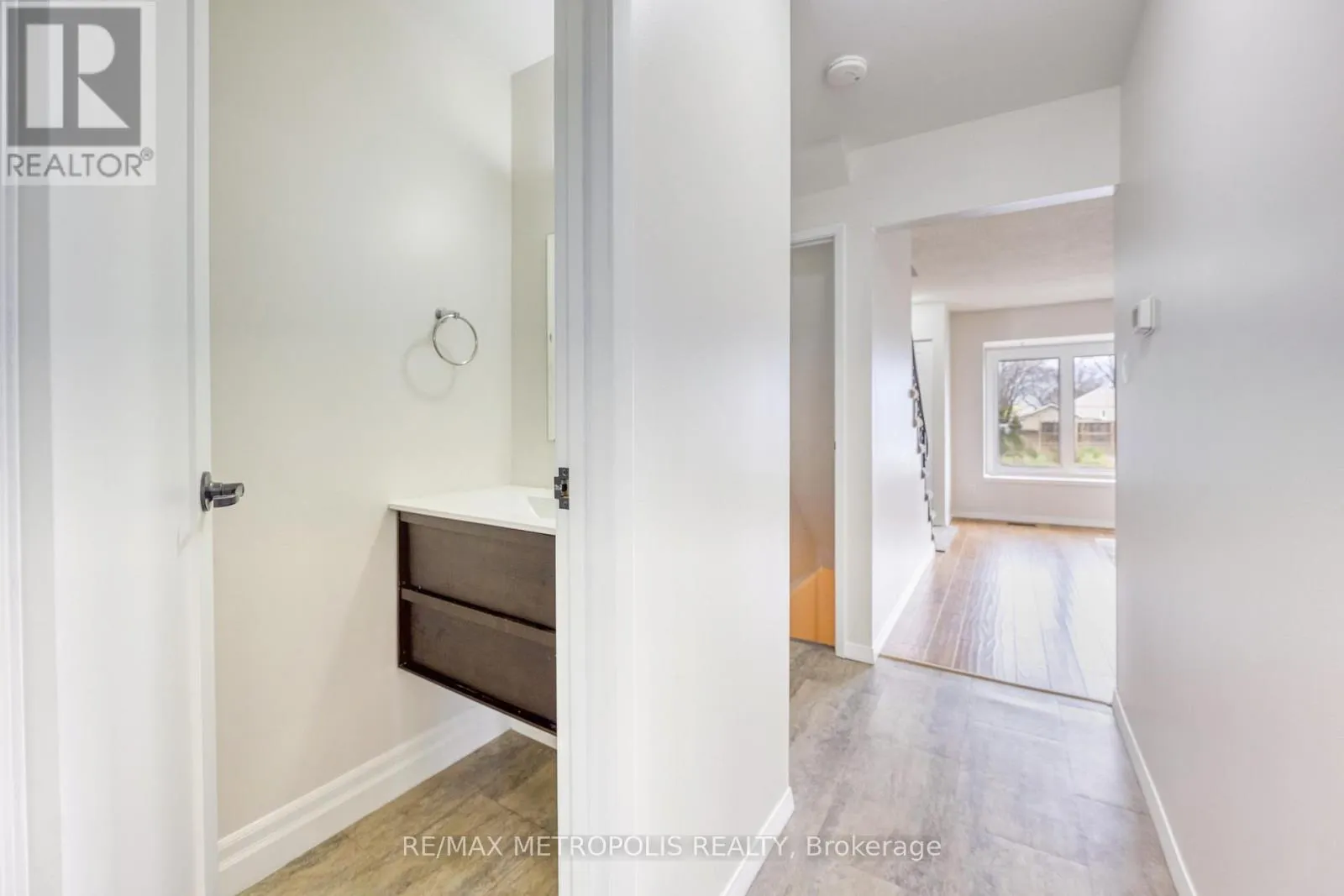22 - 825 EXMOUTH STREET