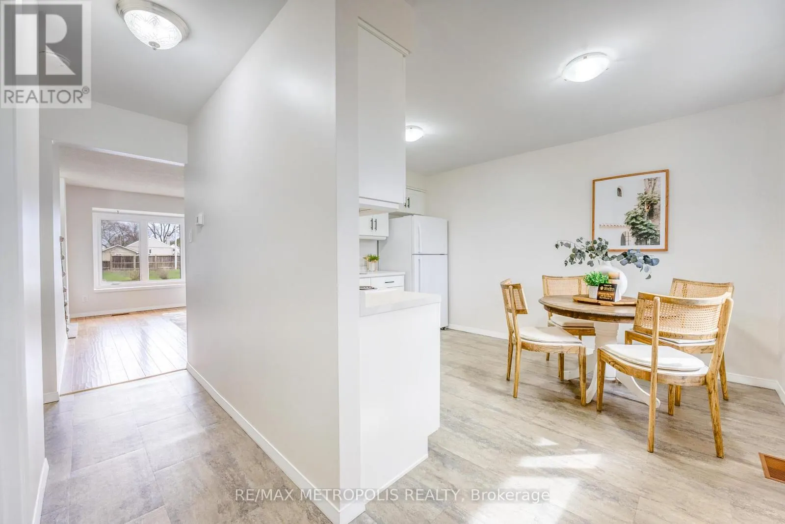 22 - 825 EXMOUTH STREET