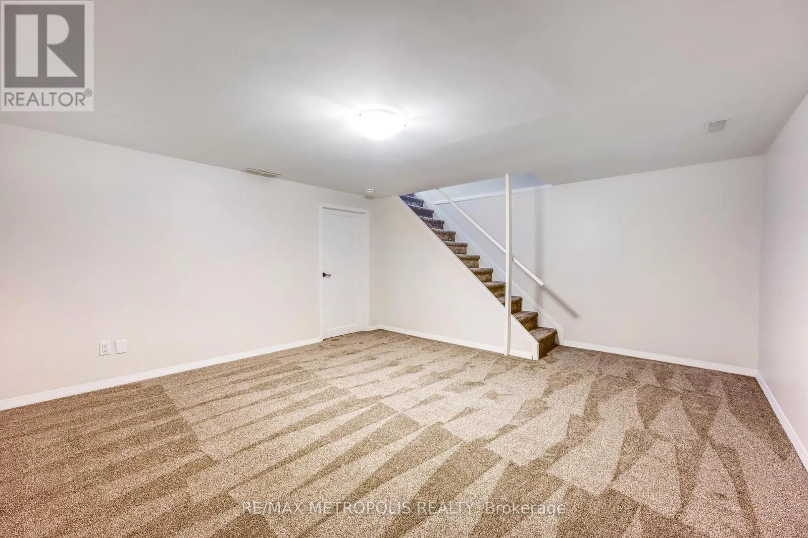 22 - 825 EXMOUTH STREET