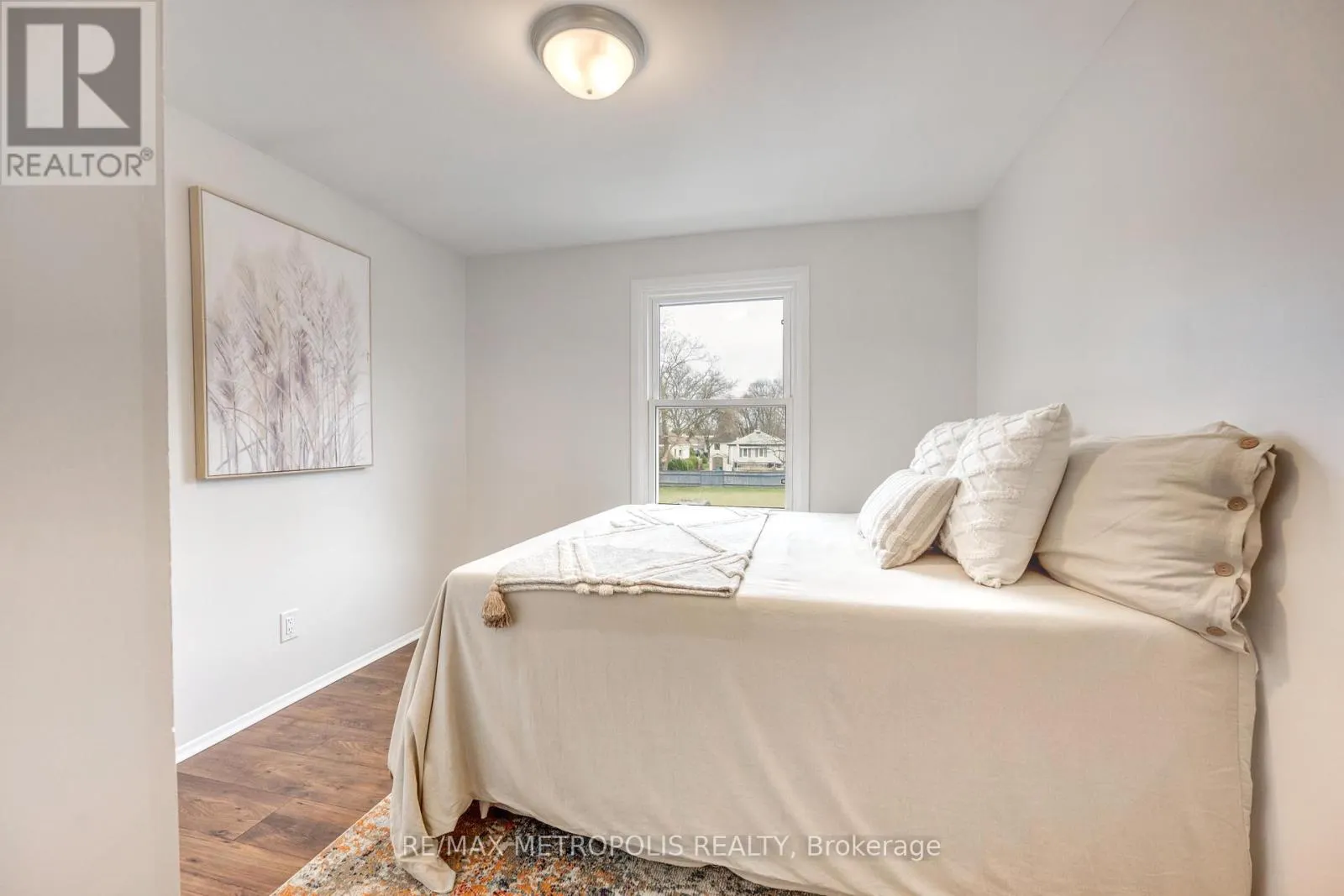 22 - 825 EXMOUTH STREET