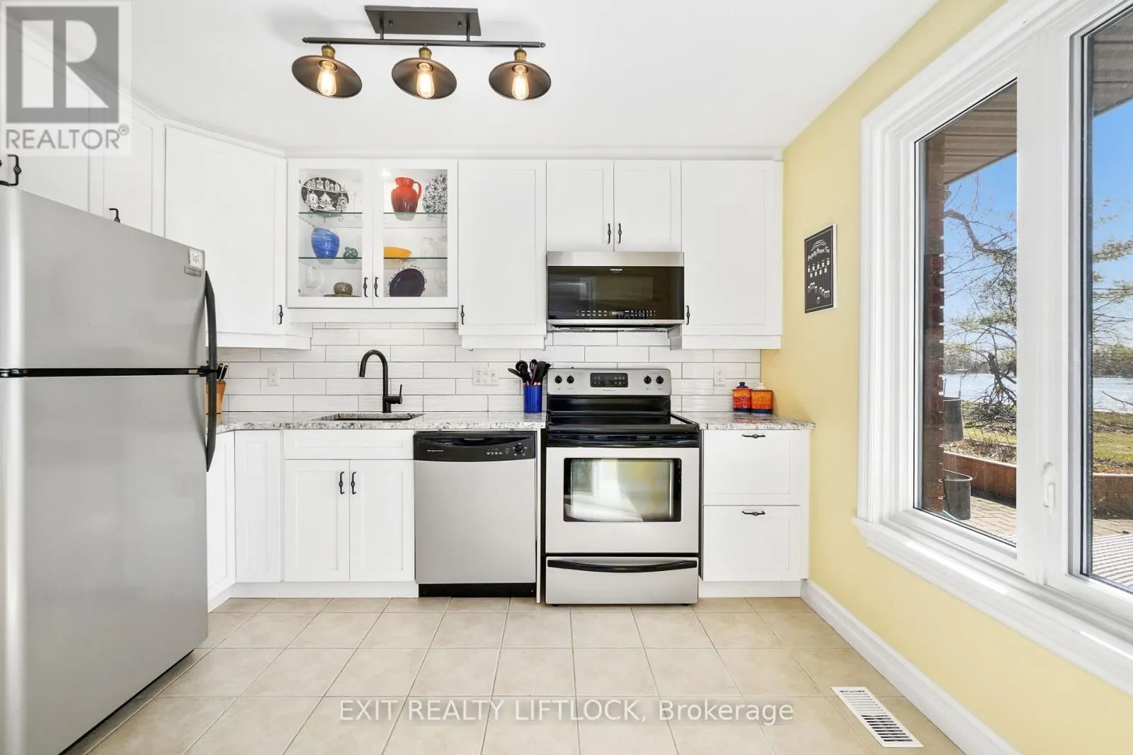 111-200 EAST STREET S