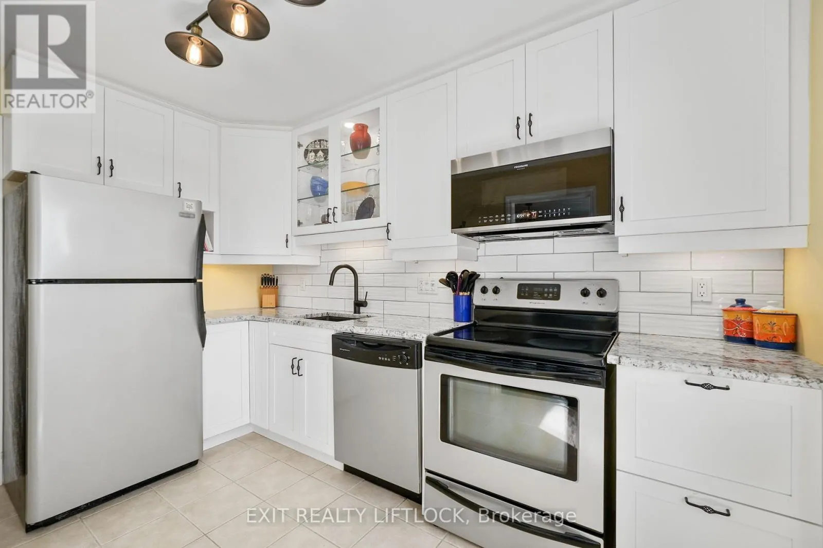 111-200 EAST STREET S