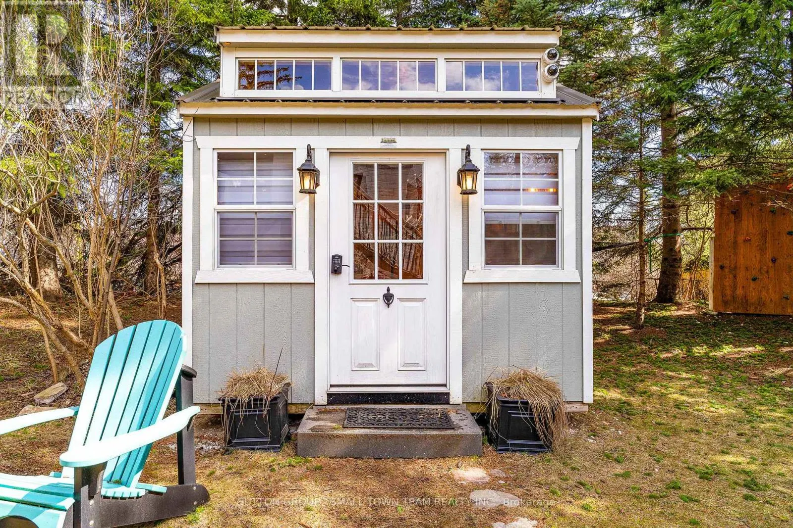 114 LAKESHORE ROAD W