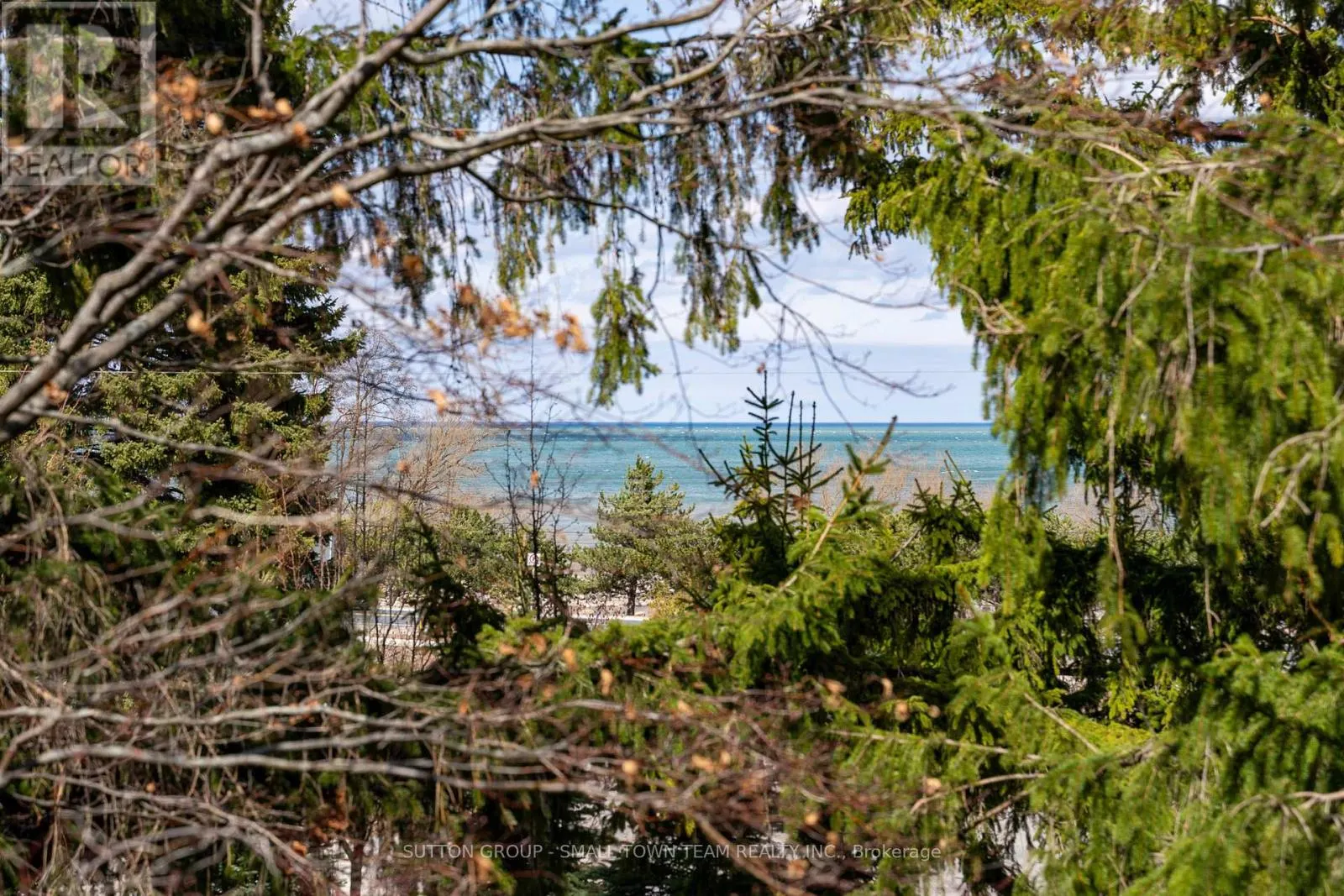 114 LAKESHORE ROAD W