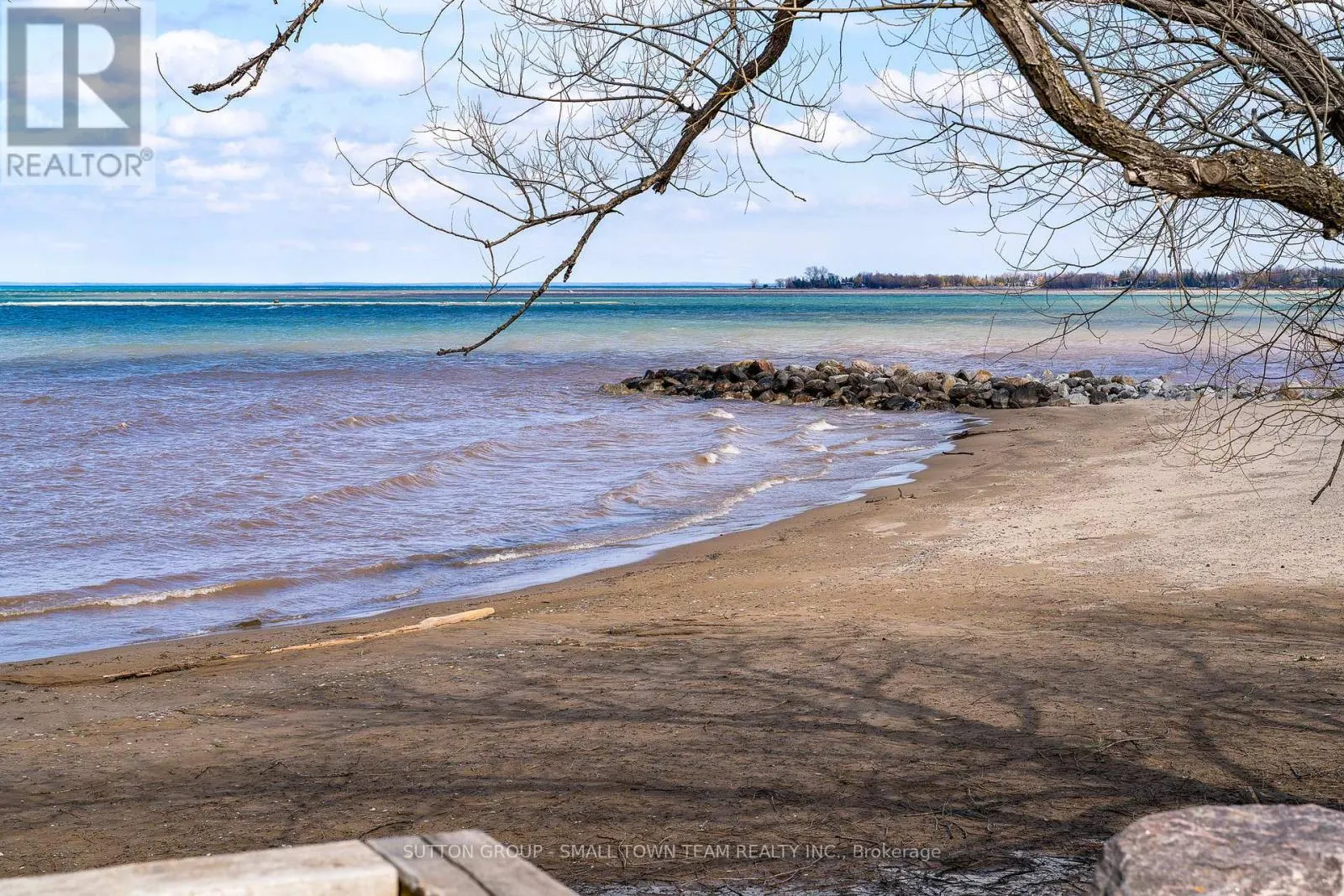 114 LAKESHORE ROAD W