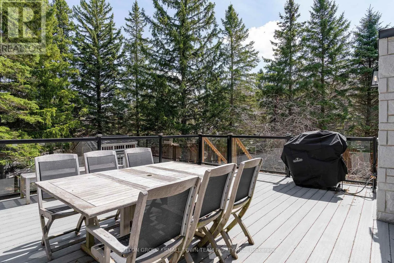 114 LAKESHORE ROAD W