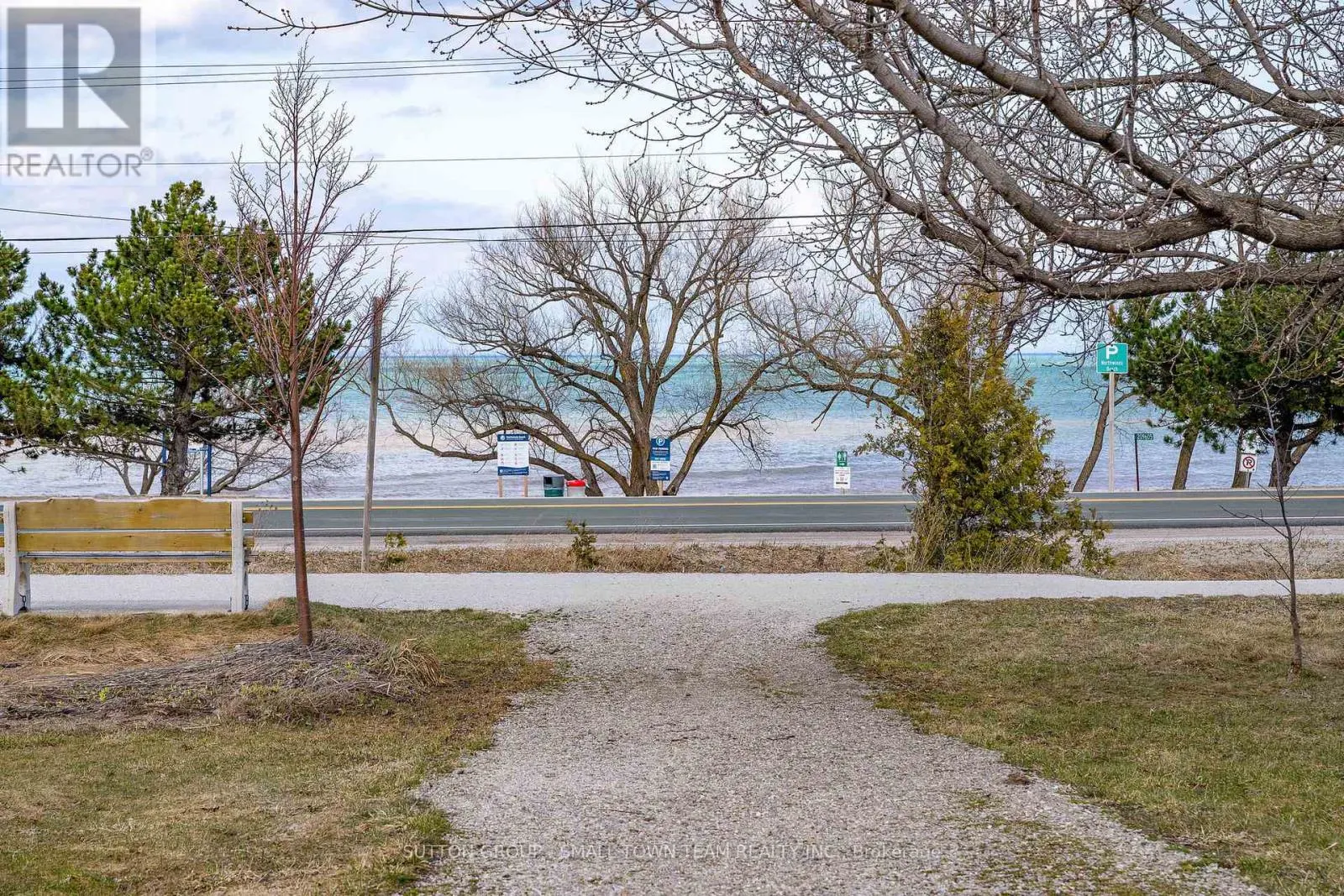 114 LAKESHORE ROAD W