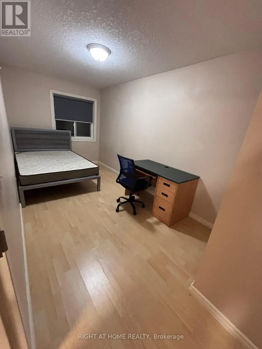 41 COLUMBIA STREET W