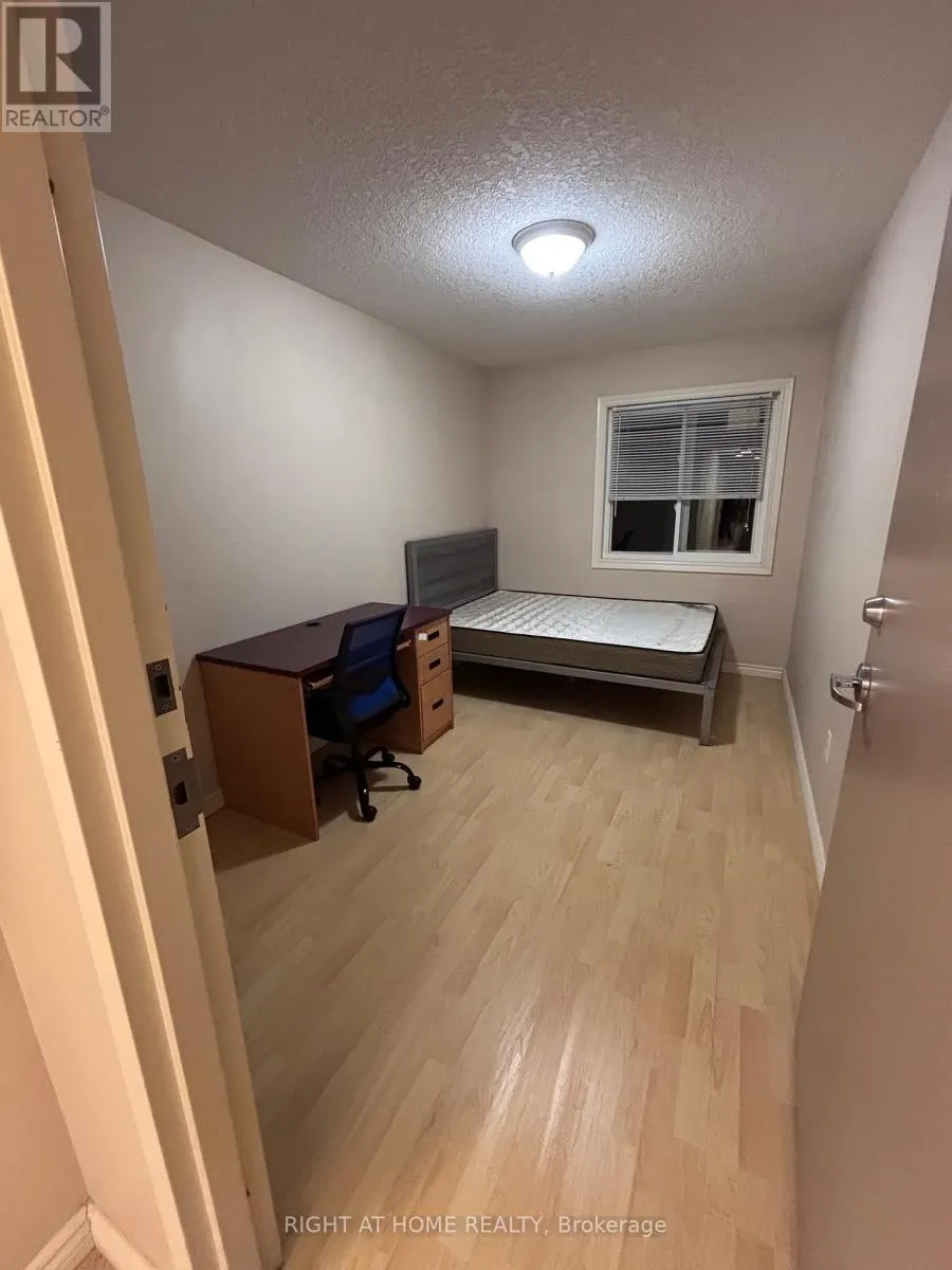 41 COLUMBIA STREET W