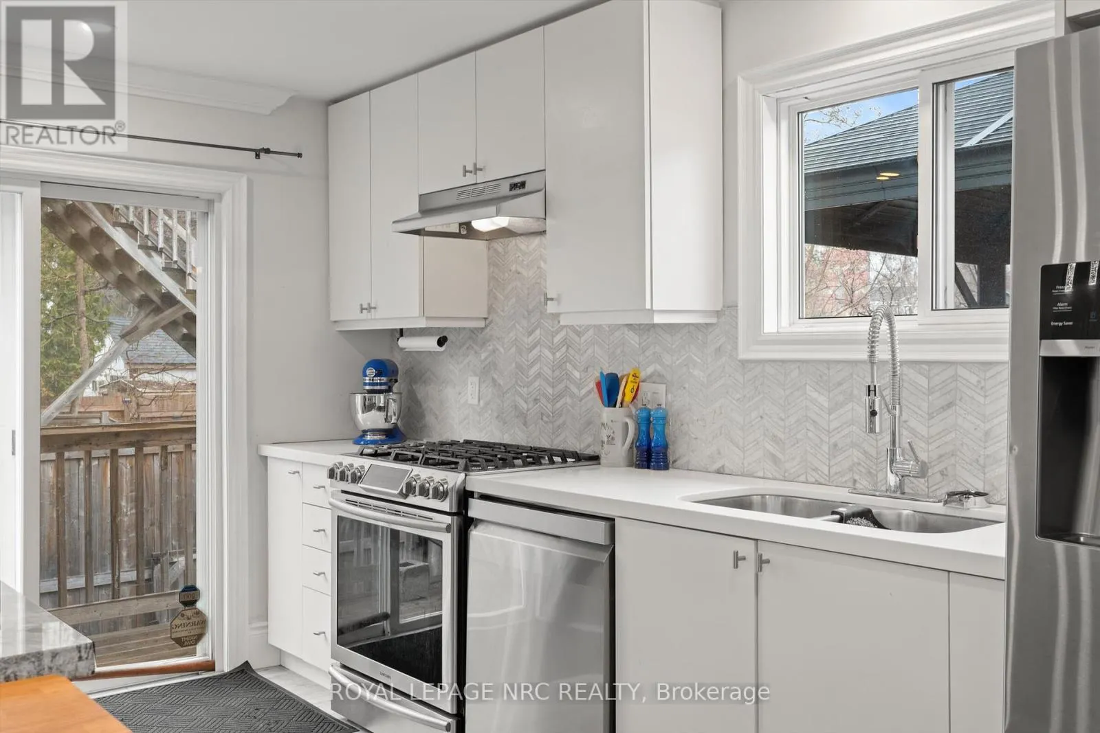 15 EAST 24TH STREET