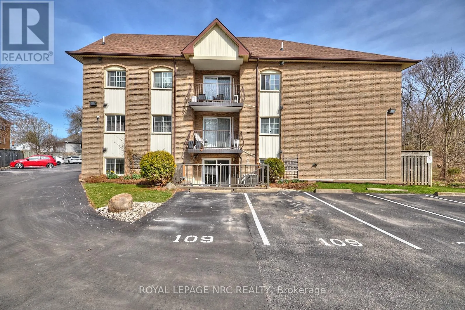 109 - 20 JOHN STREET, #109