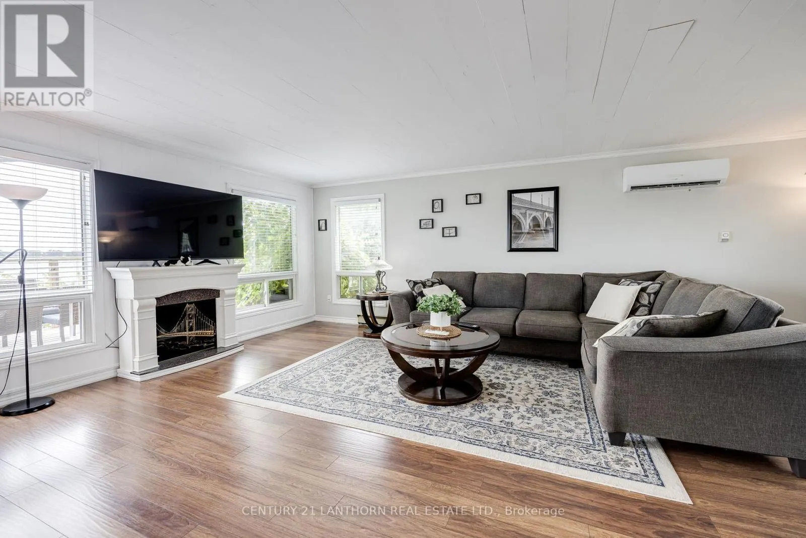50 BAYVIEW DRIVE
