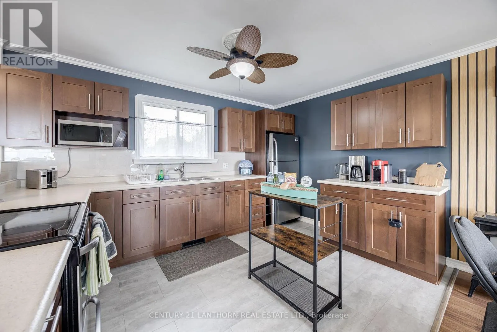 50 BAYVIEW DRIVE