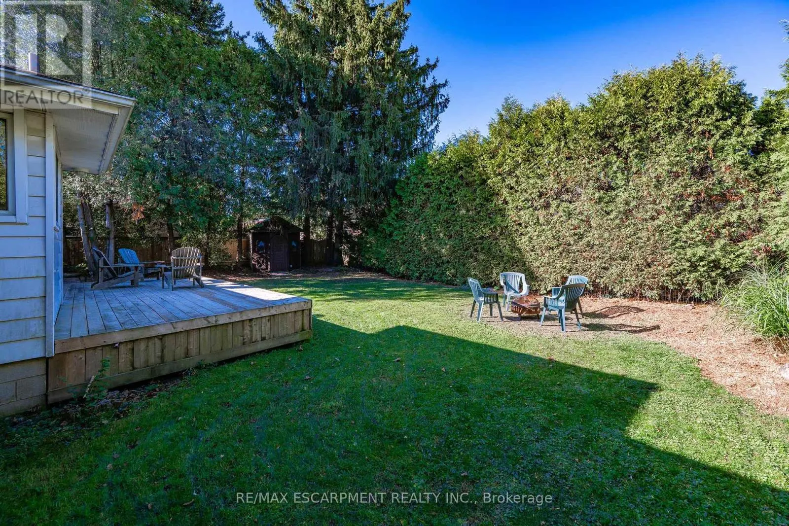 375 CLARENDON DRIVE