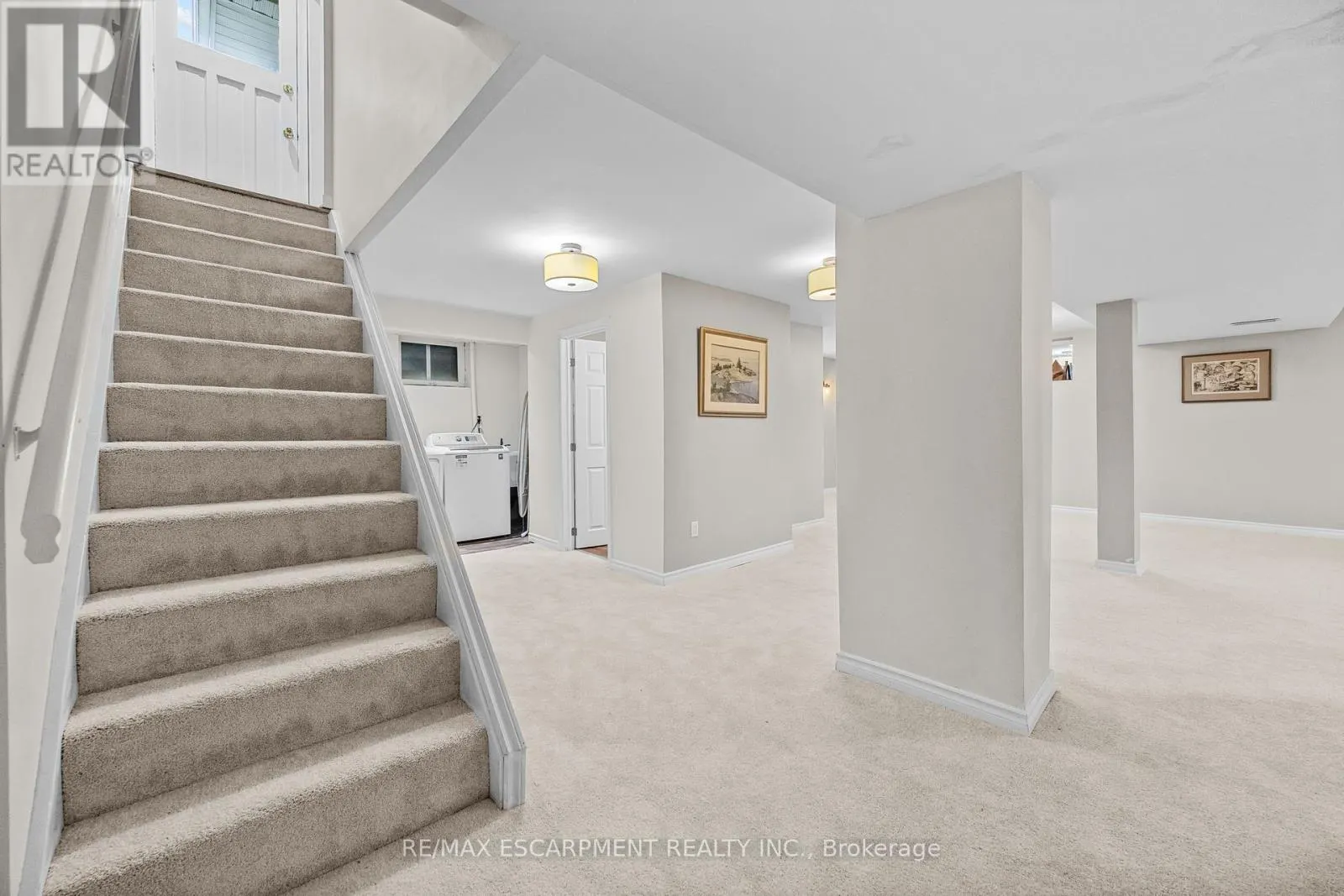 375 CLARENDON DRIVE