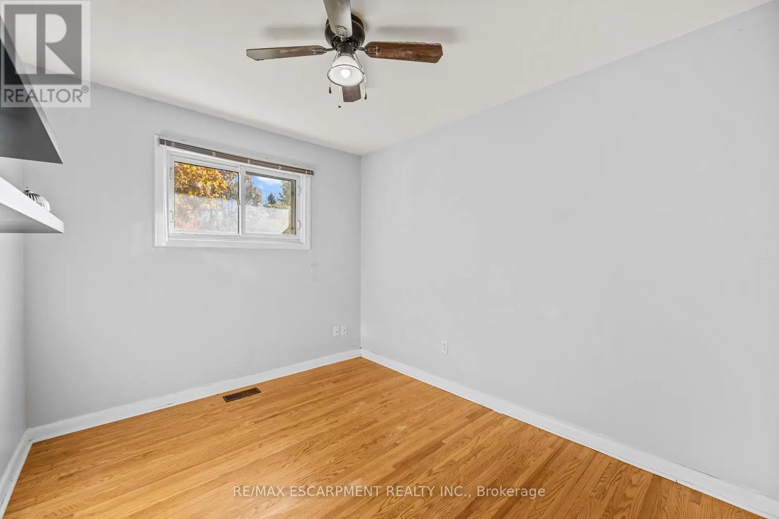 375 CLARENDON DRIVE